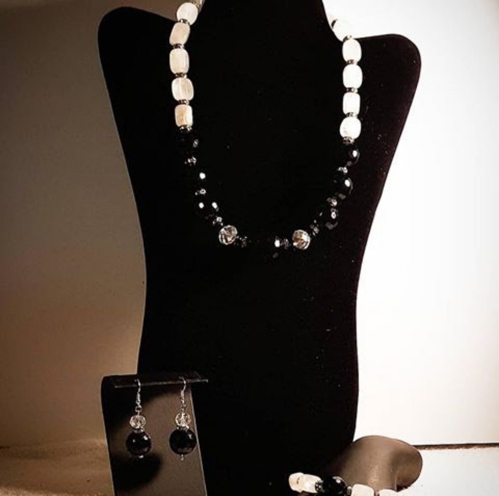 NECKLACE SET